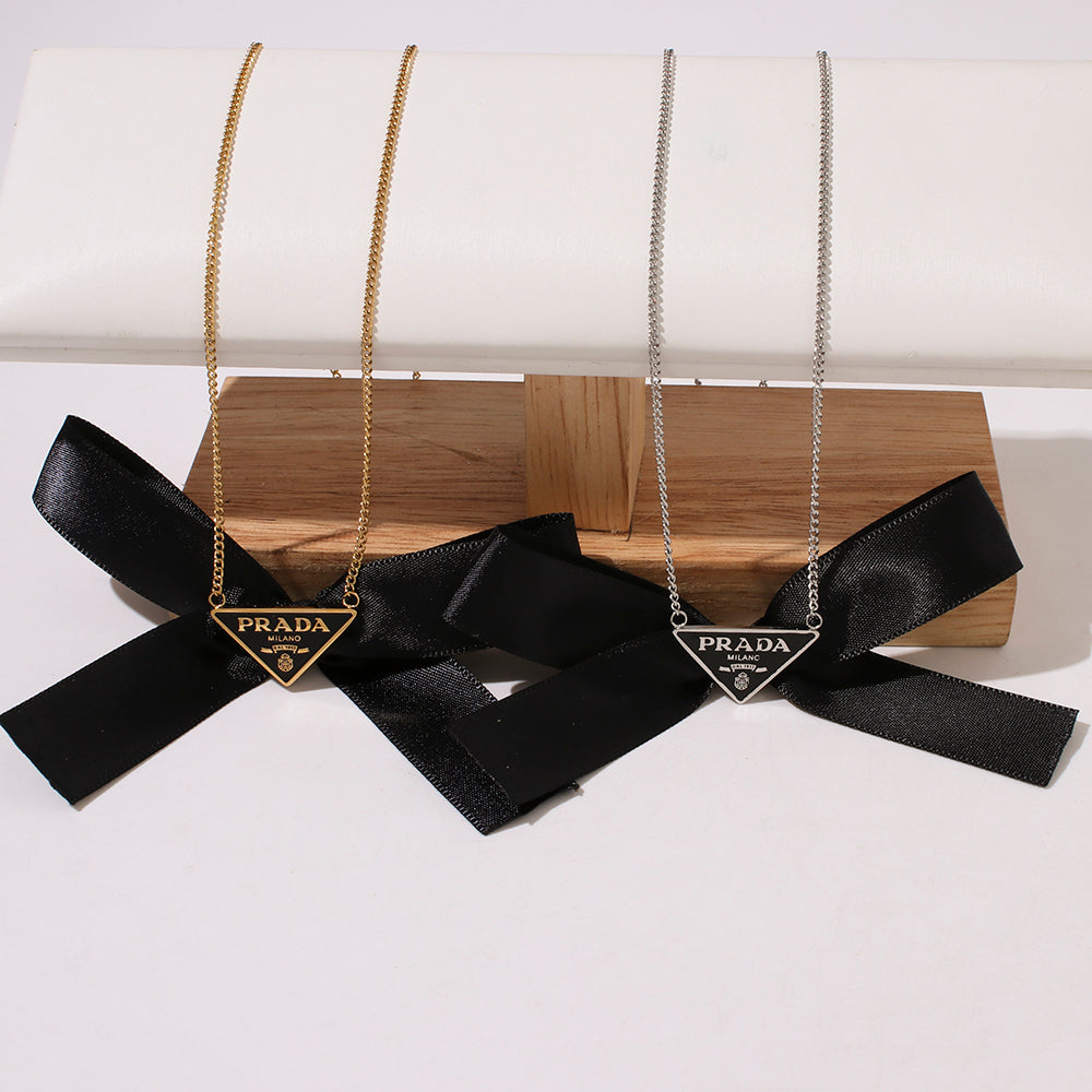Prad bow necklace