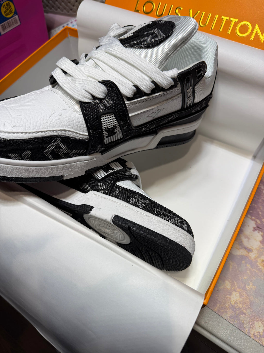 The one shoes