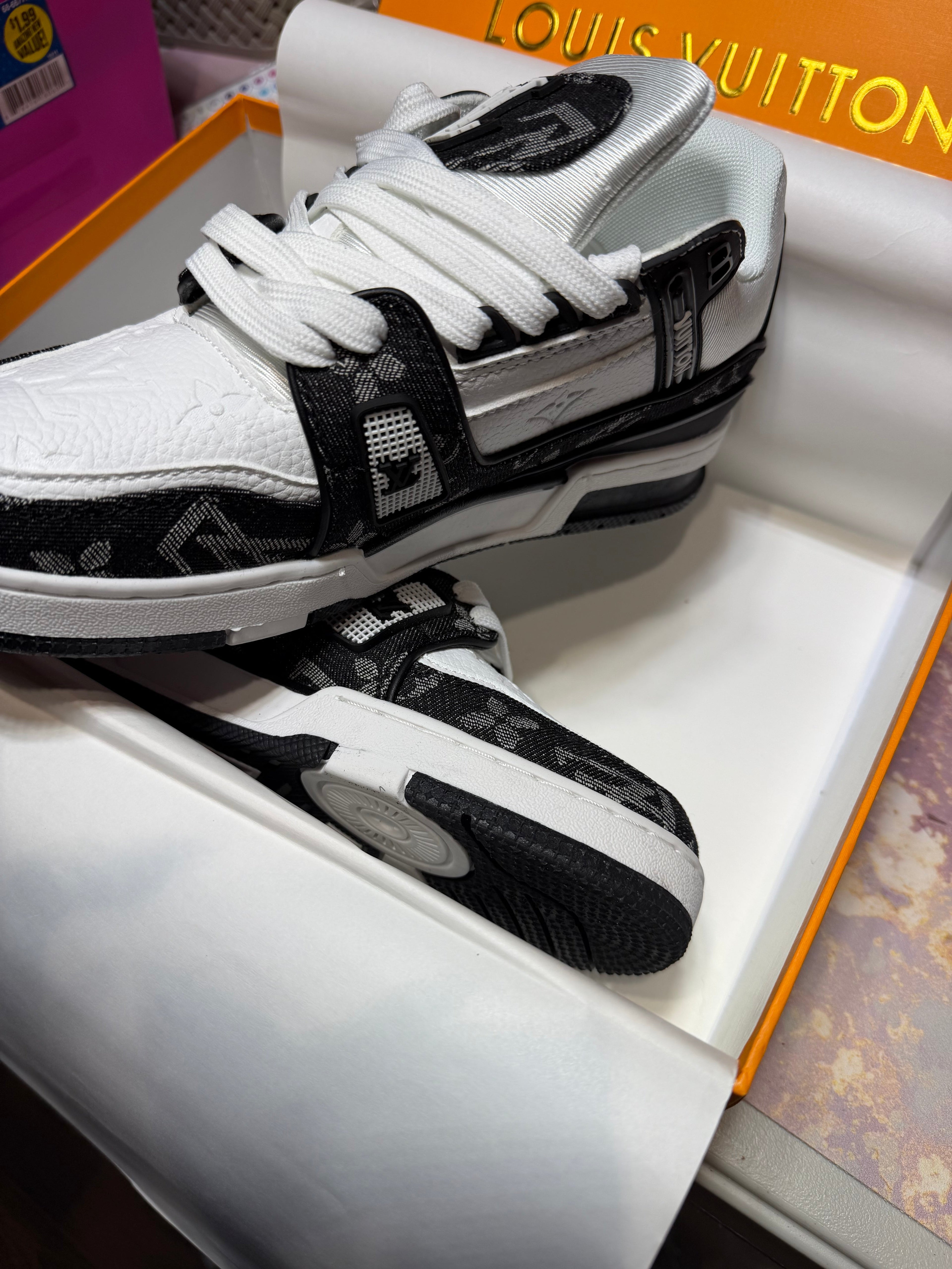 The one shoes