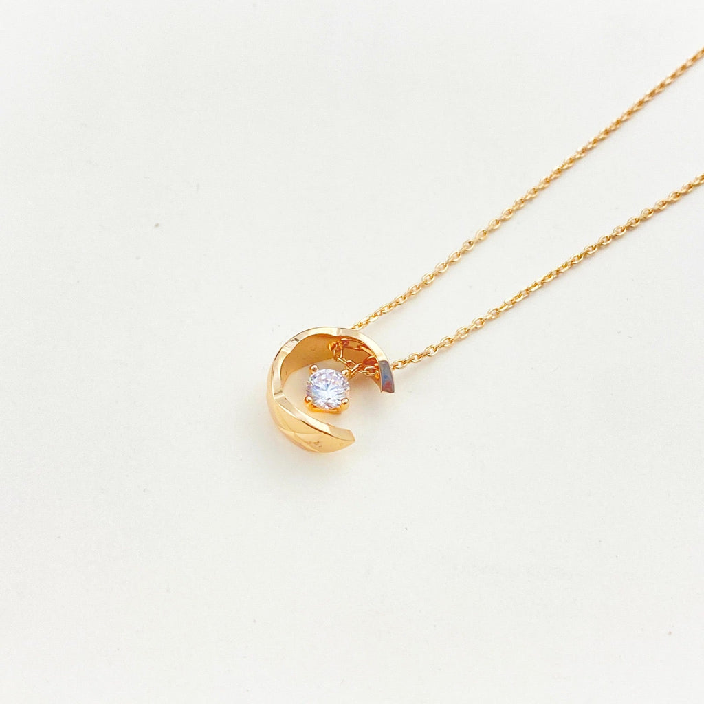Chance stud necklace