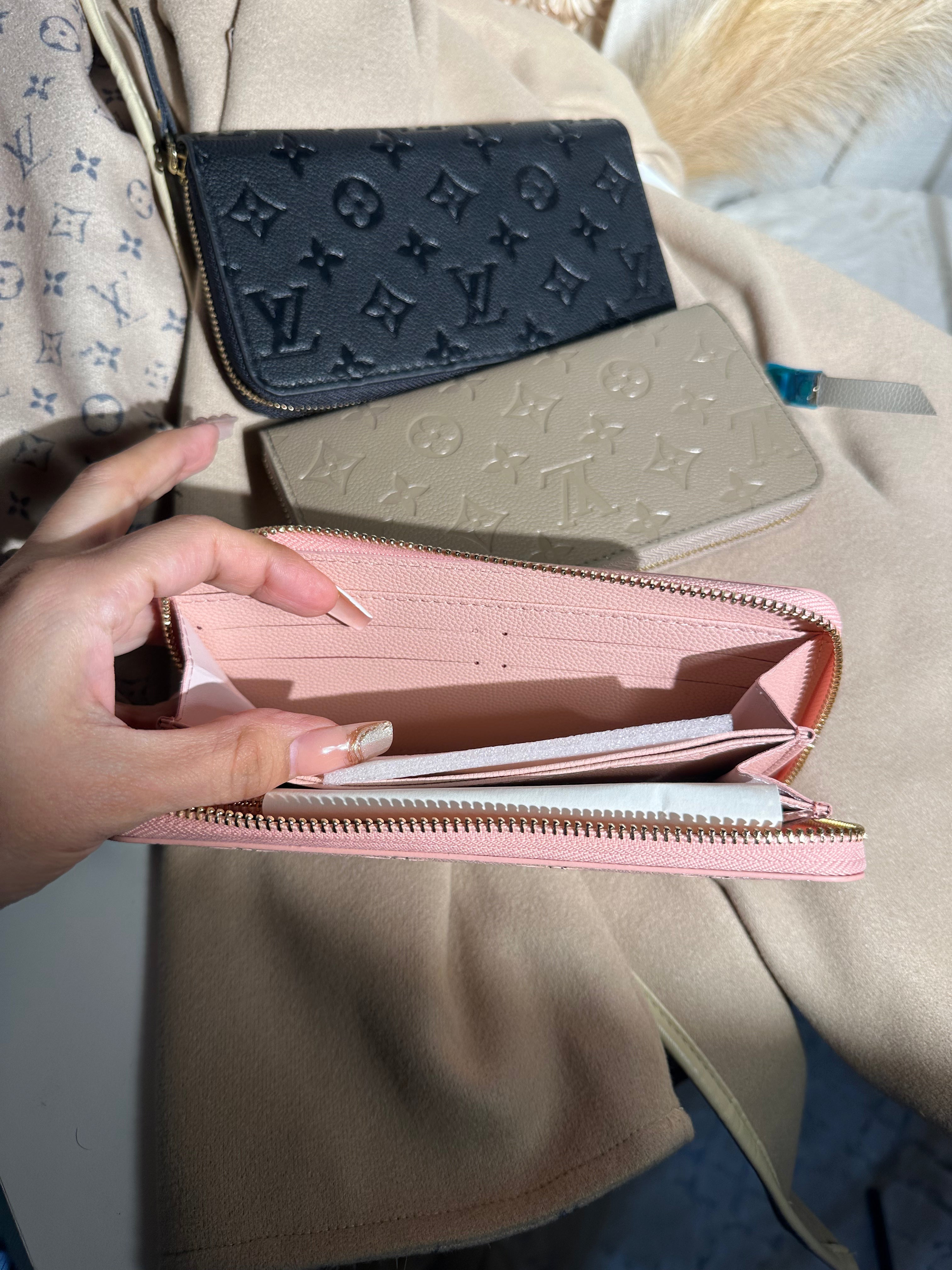 Daisy wallets